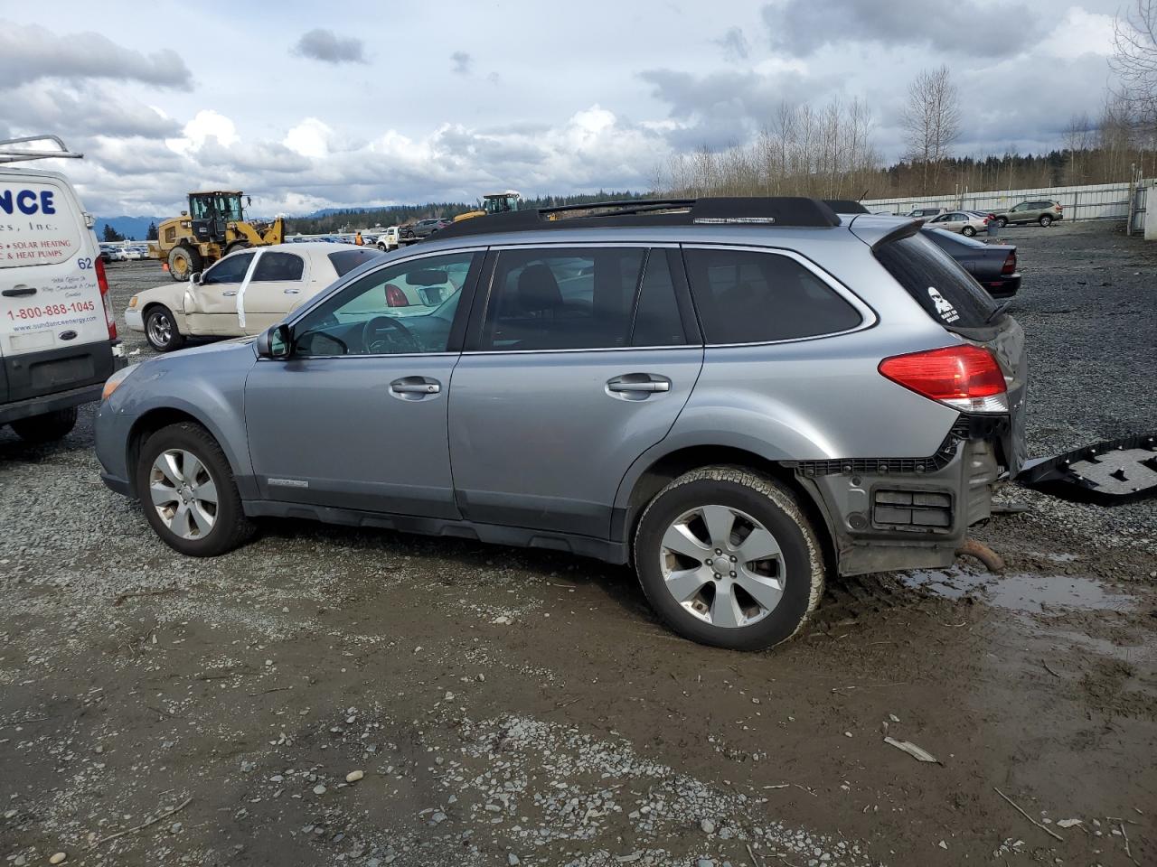 2010 Subaru Outback - Image 2