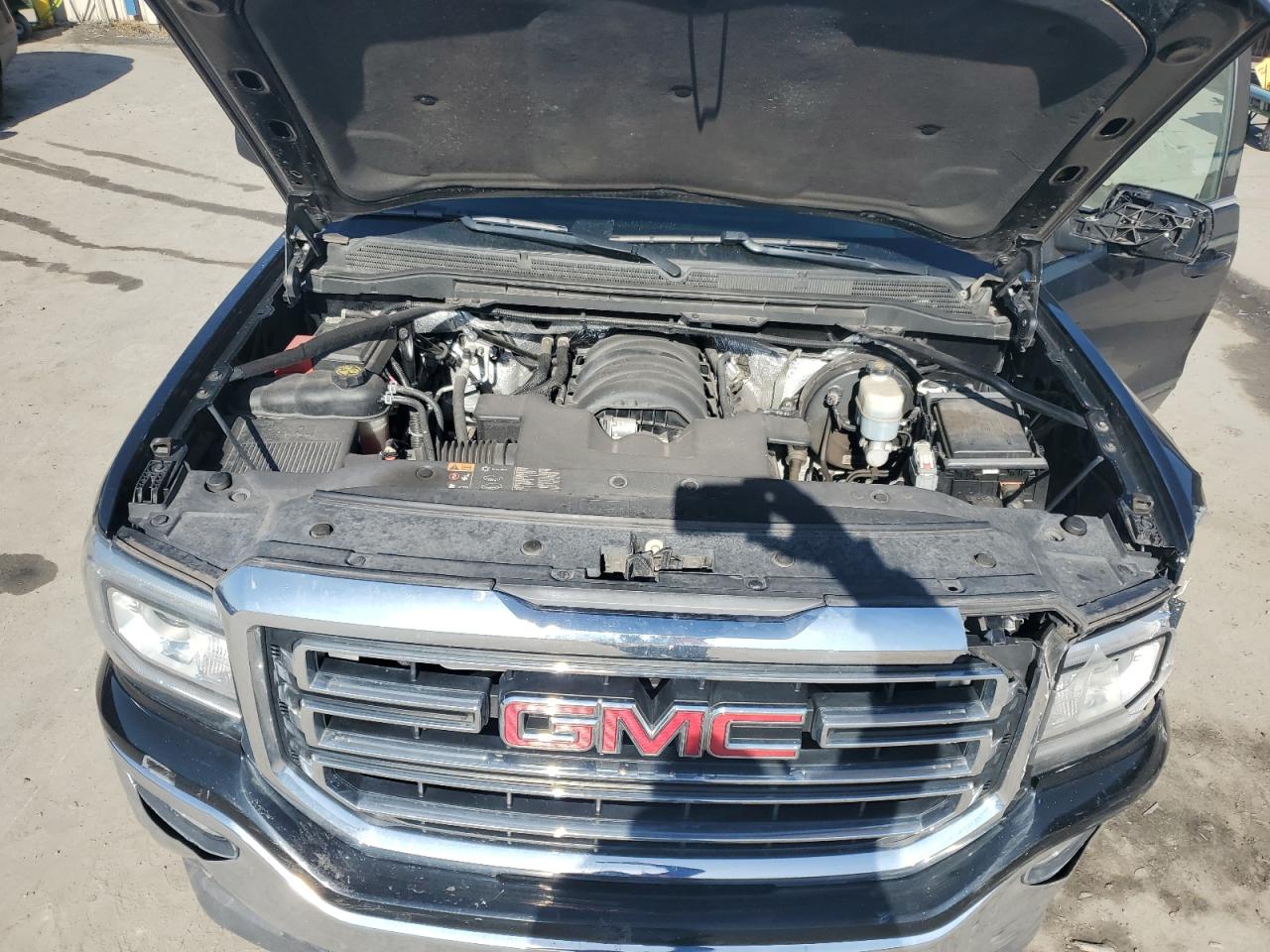 2016 GMC Sierra - Image 11