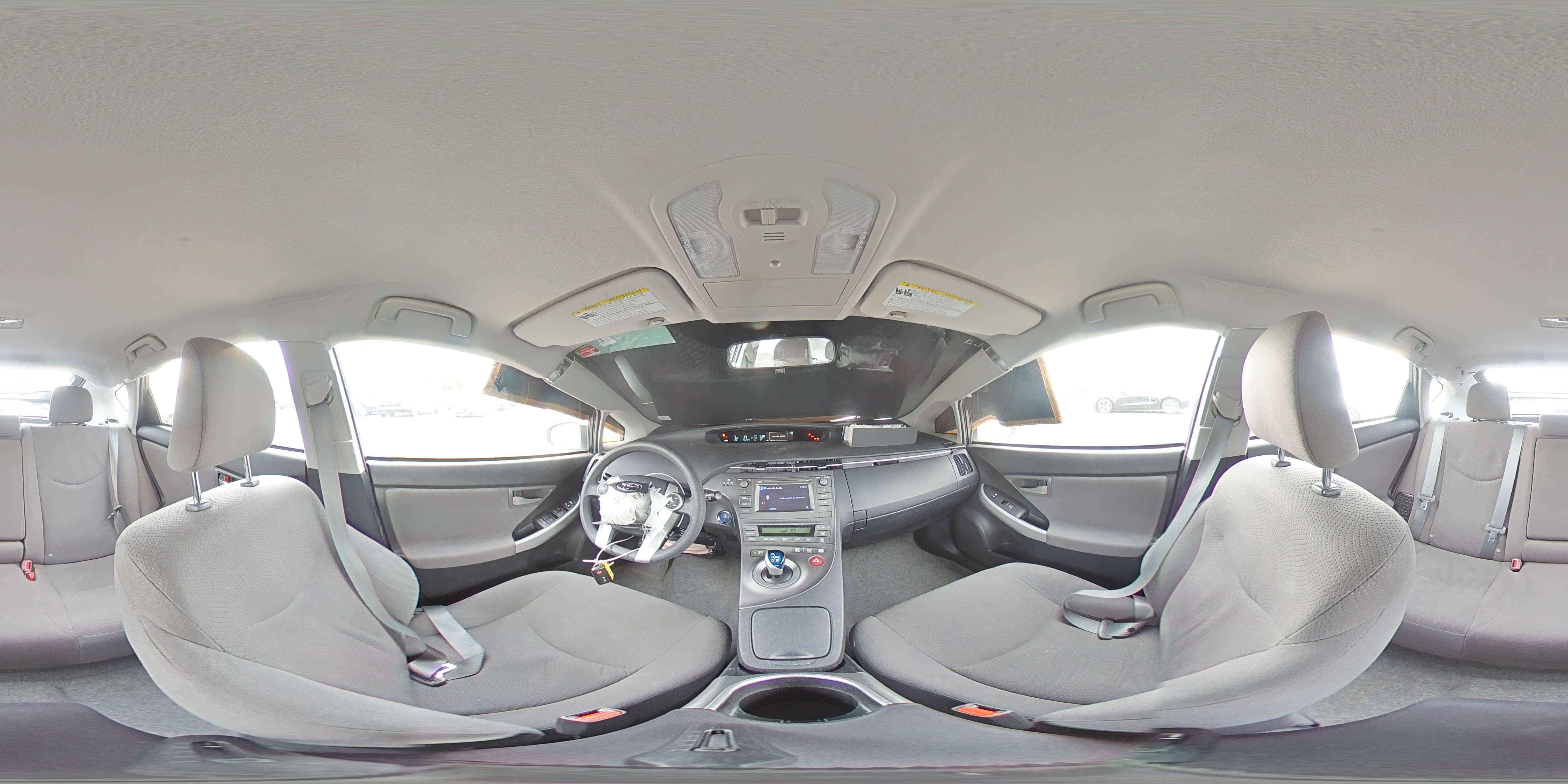 2015 Toyota Prius - Image 12