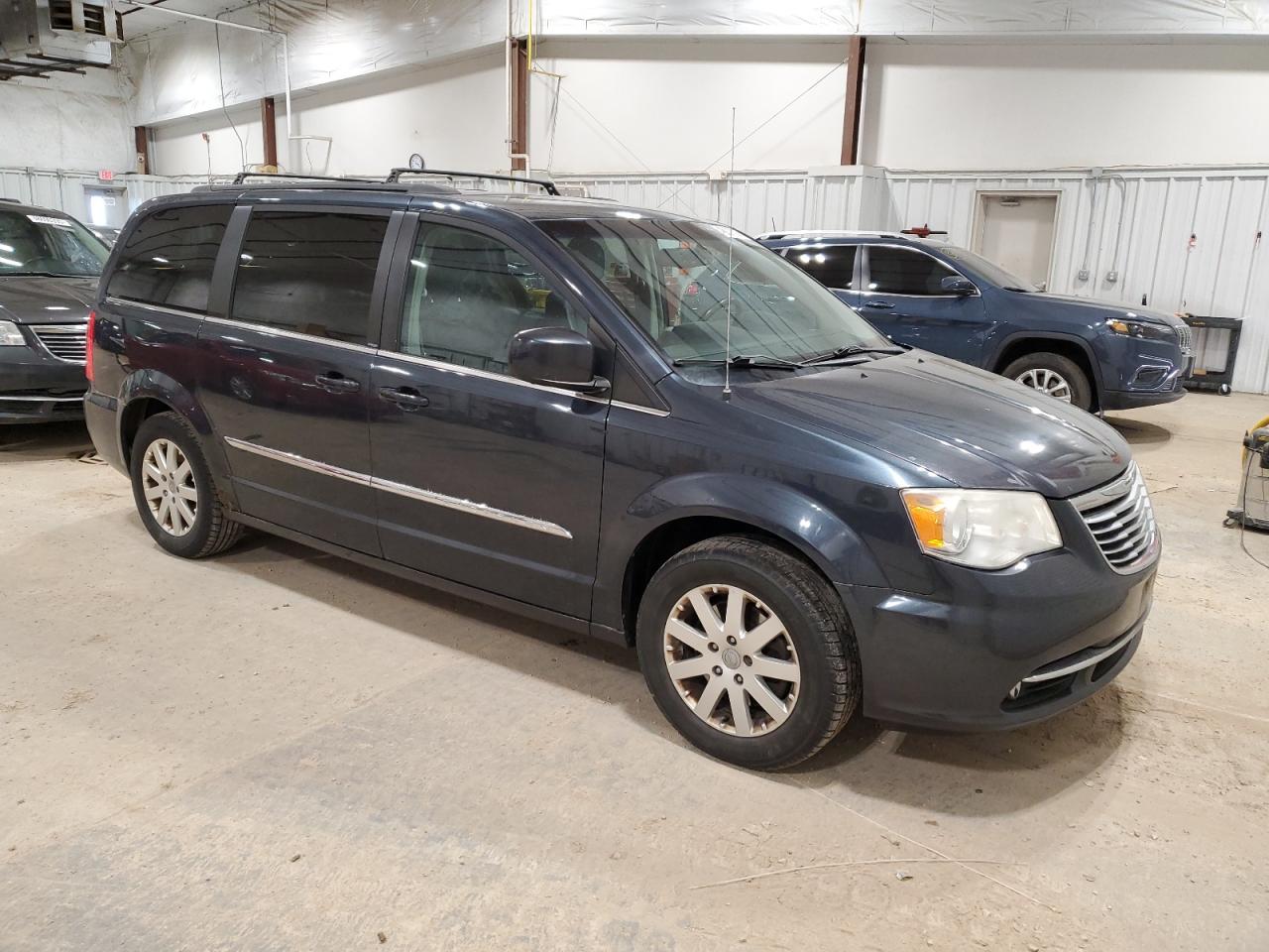 2013 Chrysler Town & Country - Image 4