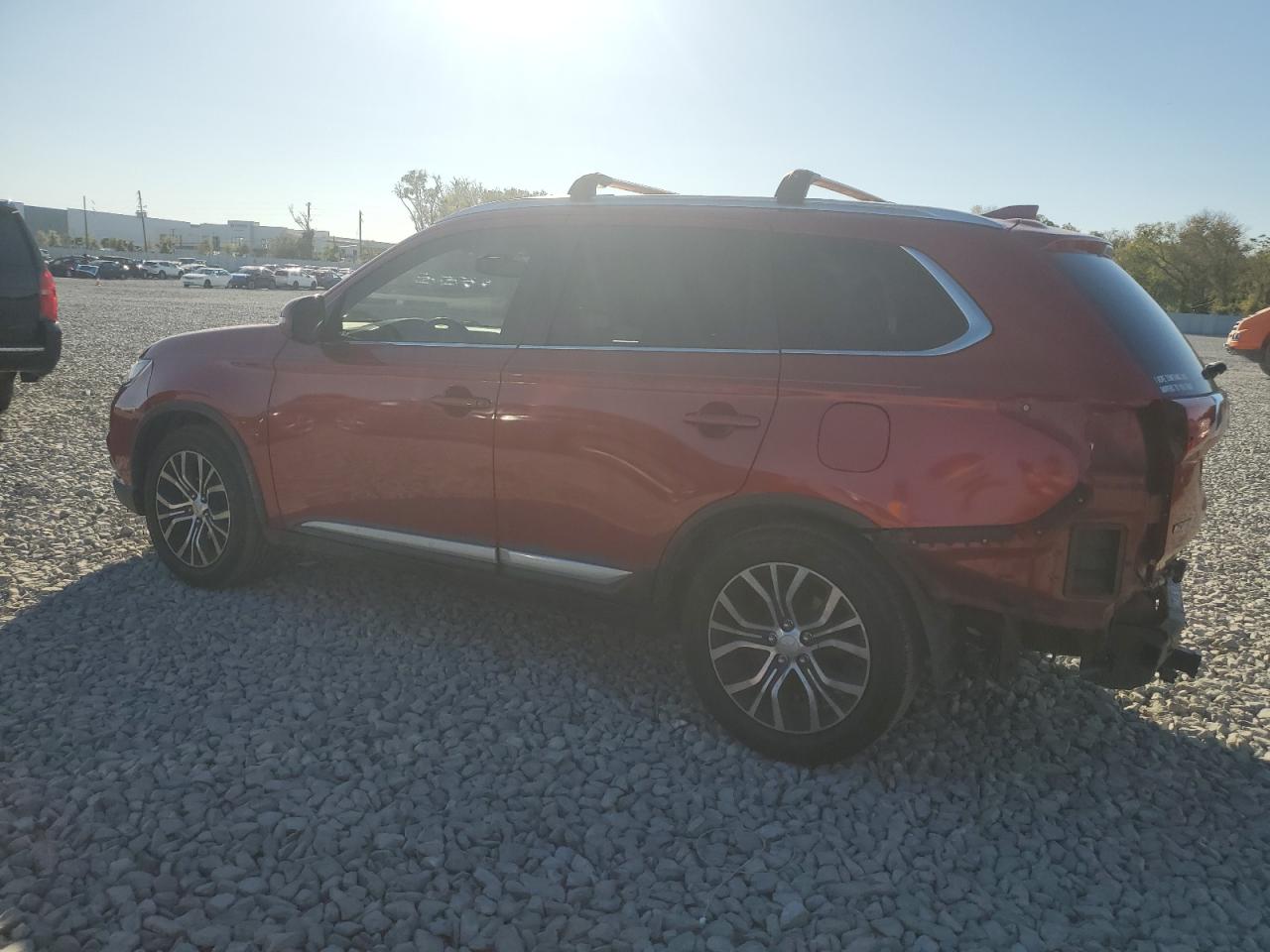 2017 Mitsubishi Outlander - Image 2