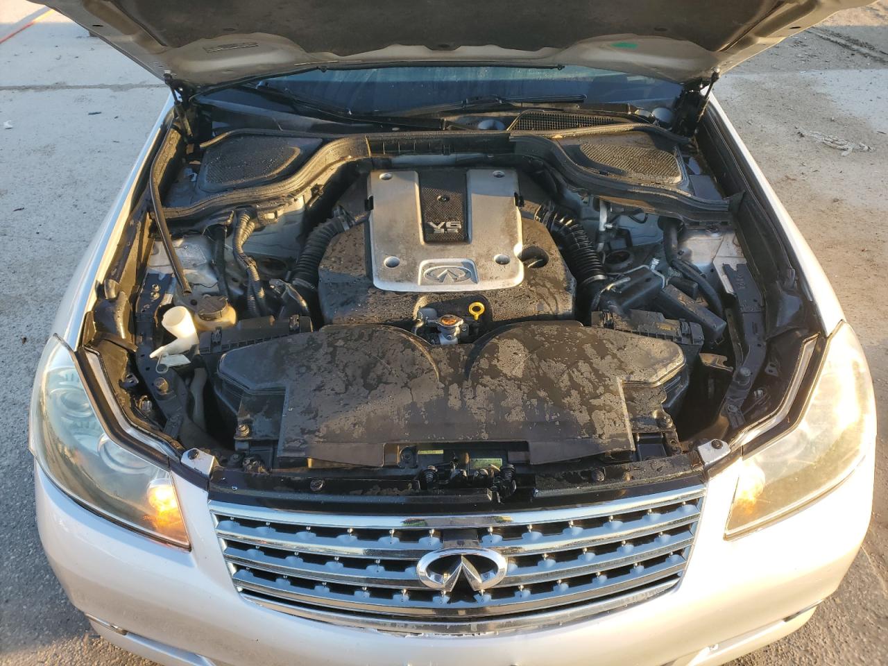 2010 Infiniti M - Image 11