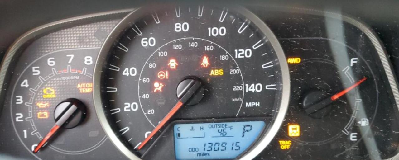 2013 Toyota RAV 4 - Image 9