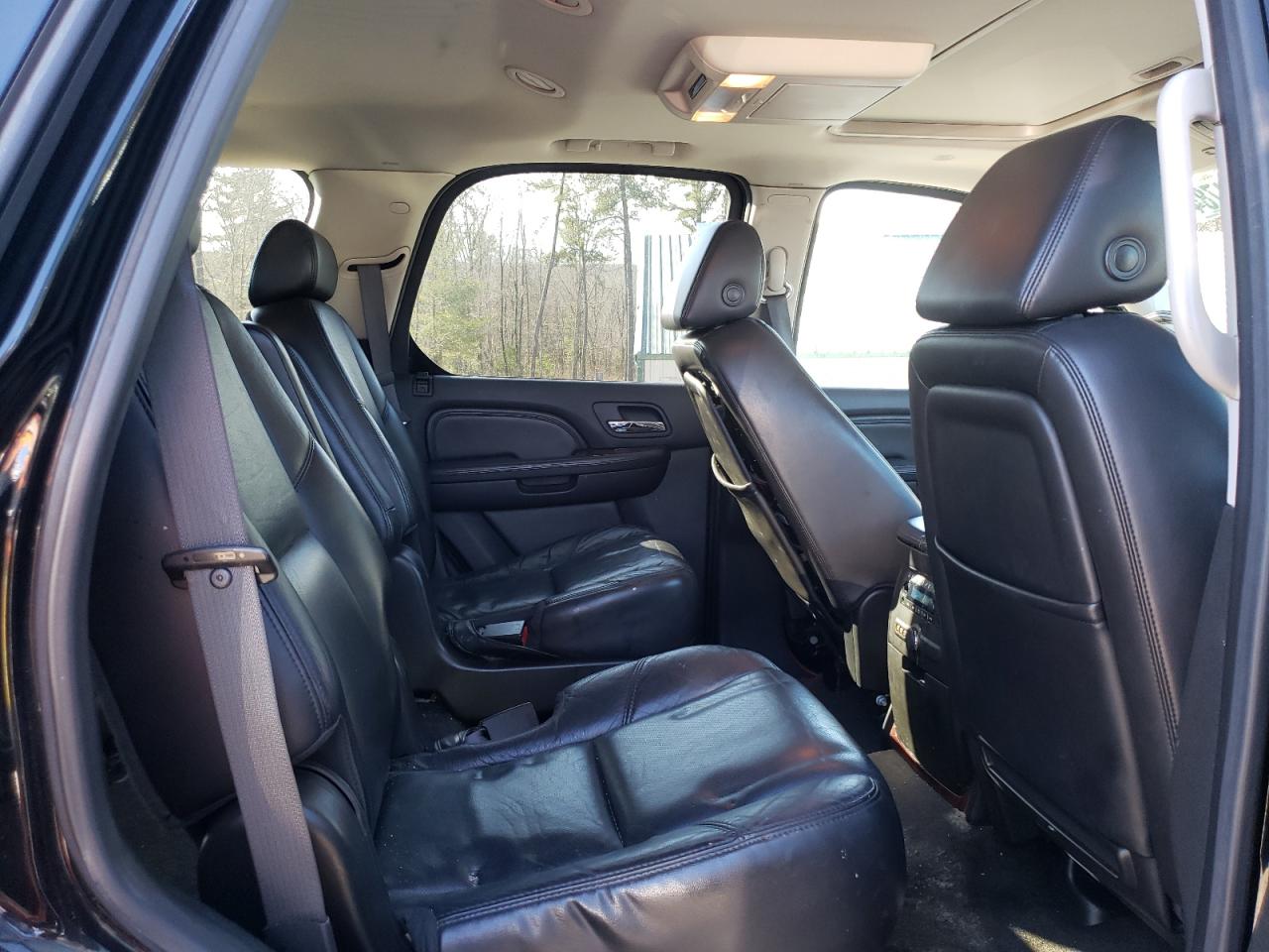 2008 Cadillac Escalade - Image 11