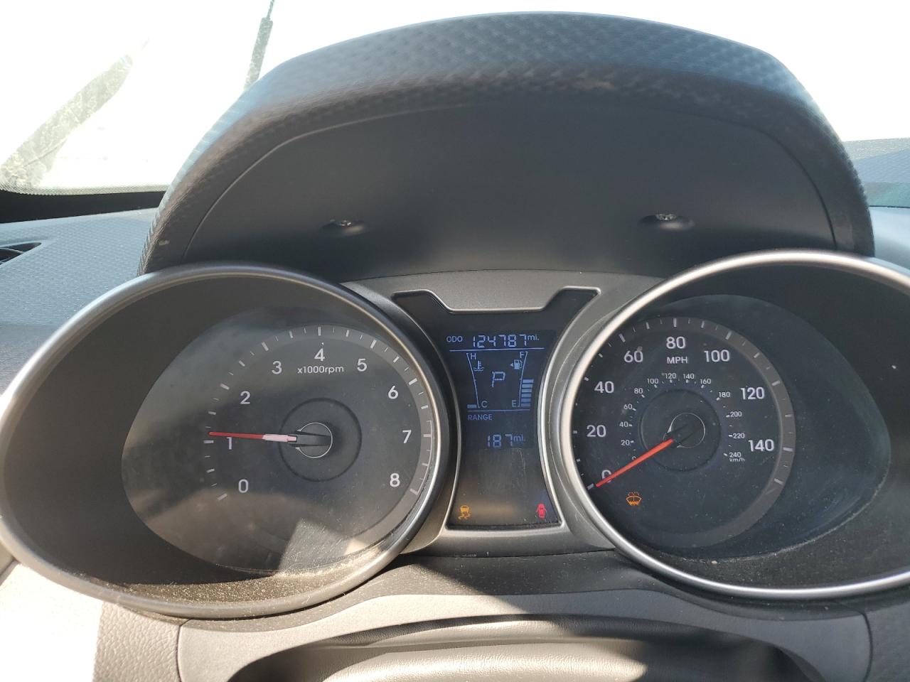 2016 Hyundai Veloster - Image 9