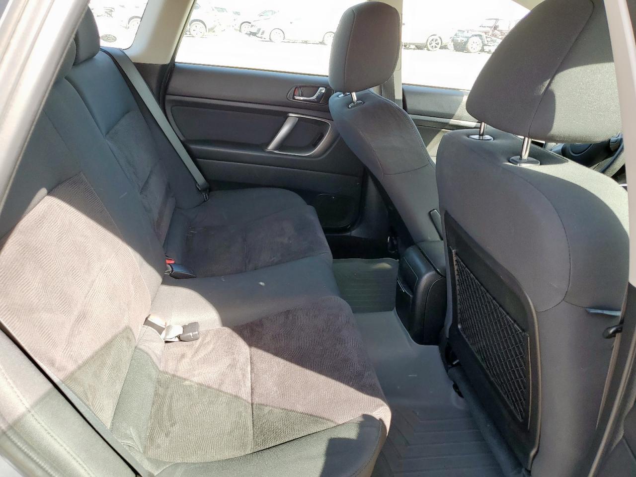 2009 Subaru Outback - Image 11