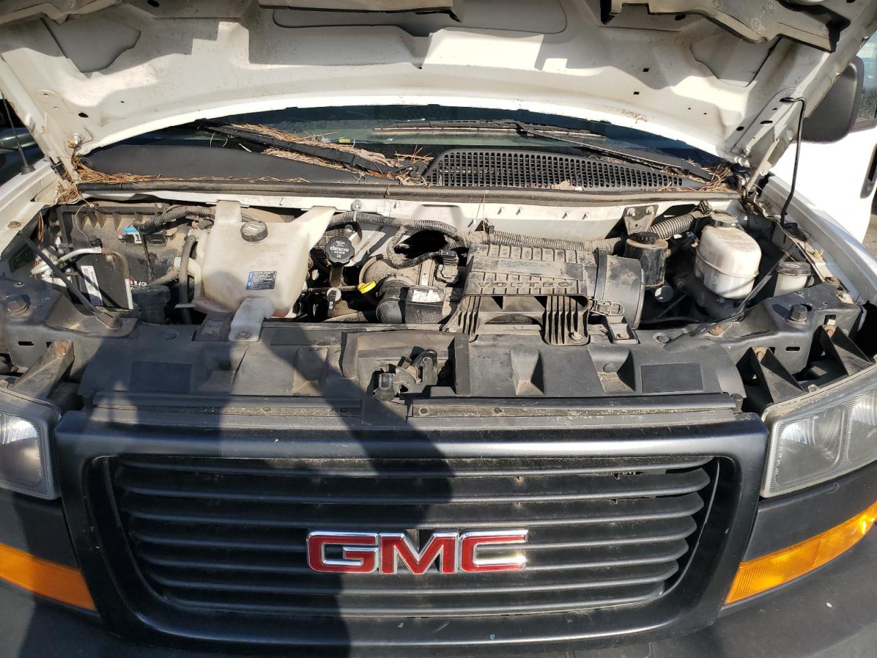 2018 GMC Savana - Image 11