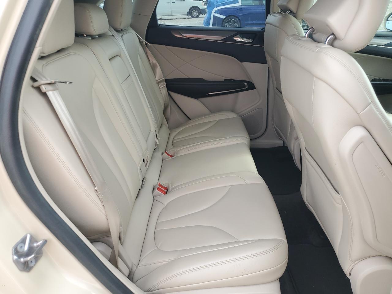 2018 Lincoln MKC - Image 11