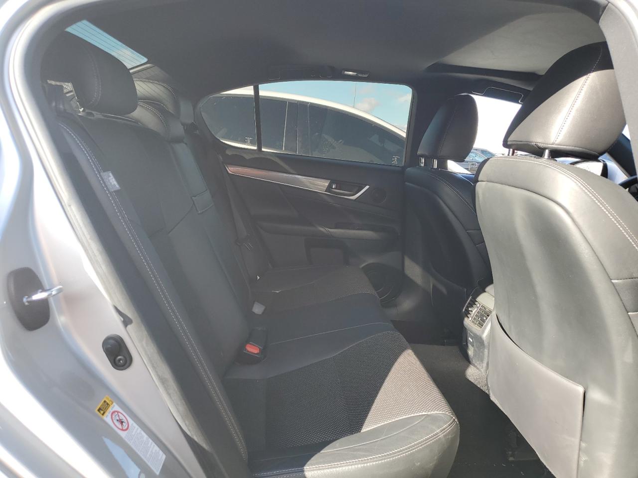 2015 Lexus GS - Image 11