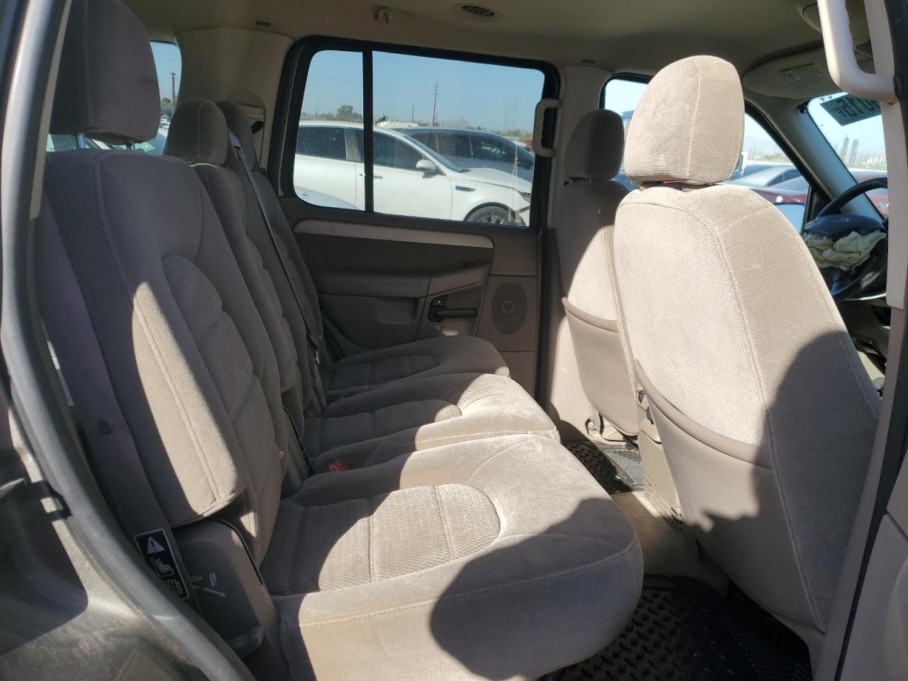 2003 Ford Explorer - Image 11