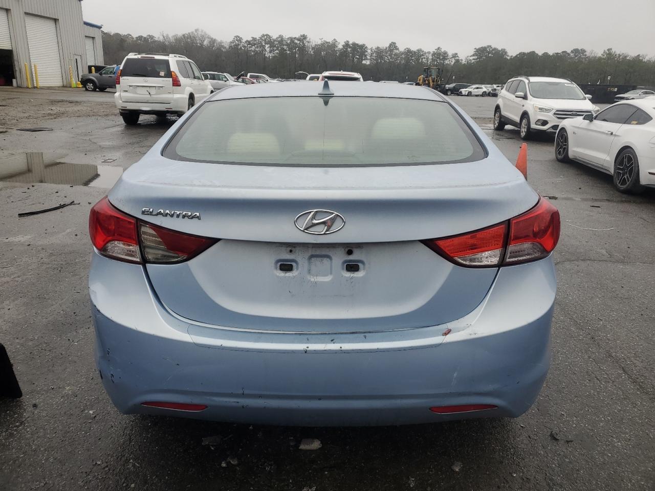 2013 Hyundai Elantra - Image 6