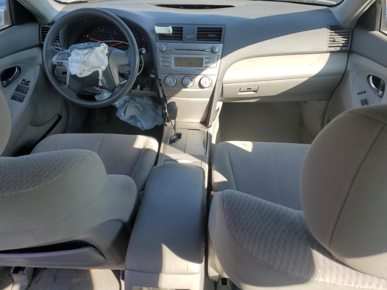 2011 Toyota Camry - Image 8