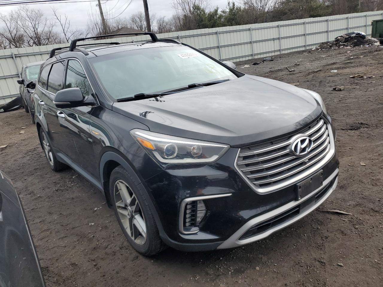 2017 Hyundai Santa Fe - Image 4