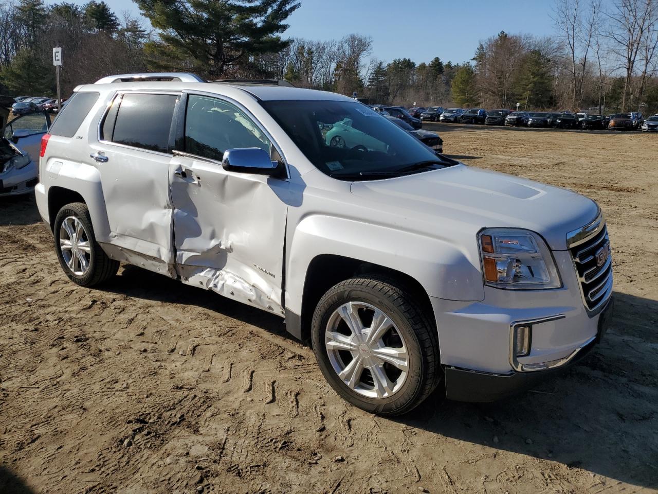 2017 GMC Terrain - Image 4