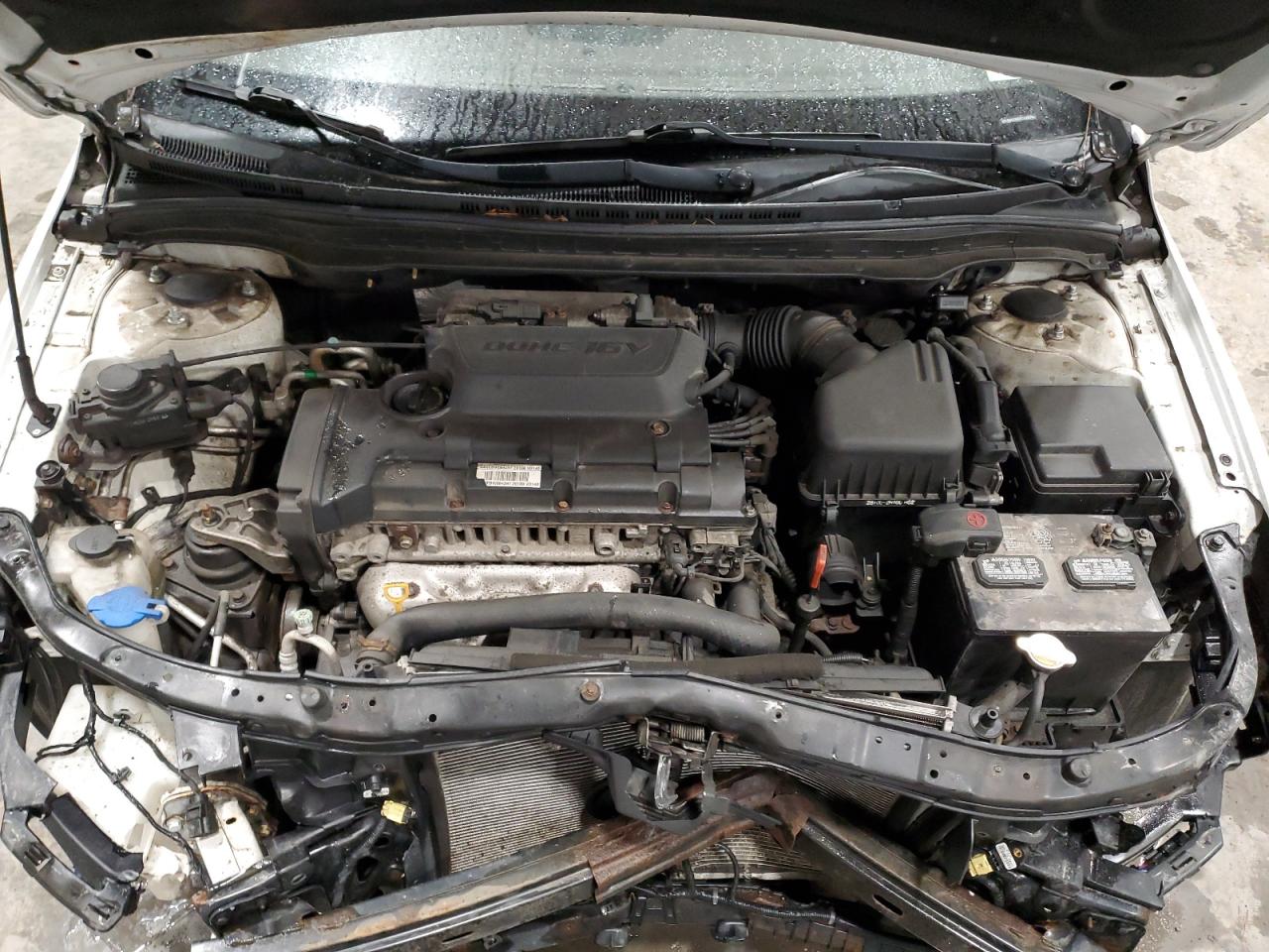 2012 Hyundai Elantra - Image 12