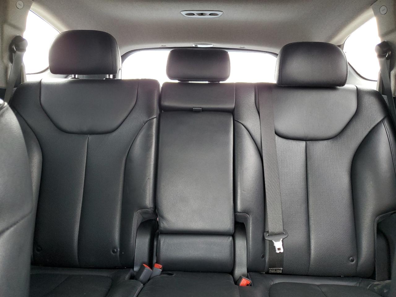 2020 Hyundai Santa Fe - Image 10