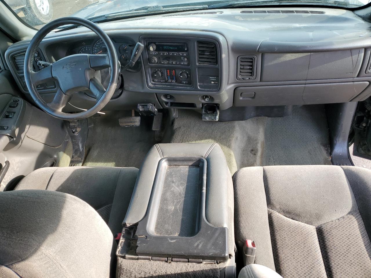 2004 Chevrolet Silverado - Image 8