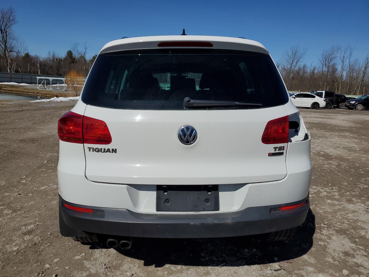 2017 Volkswagen Tiguan - Image 6