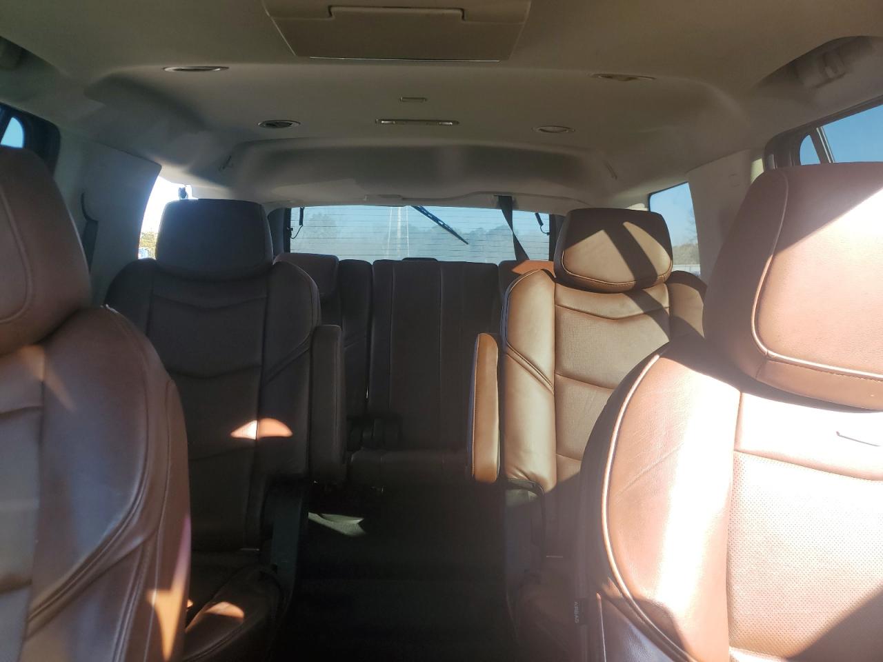 2020 Cadillac Escalade - Image 10