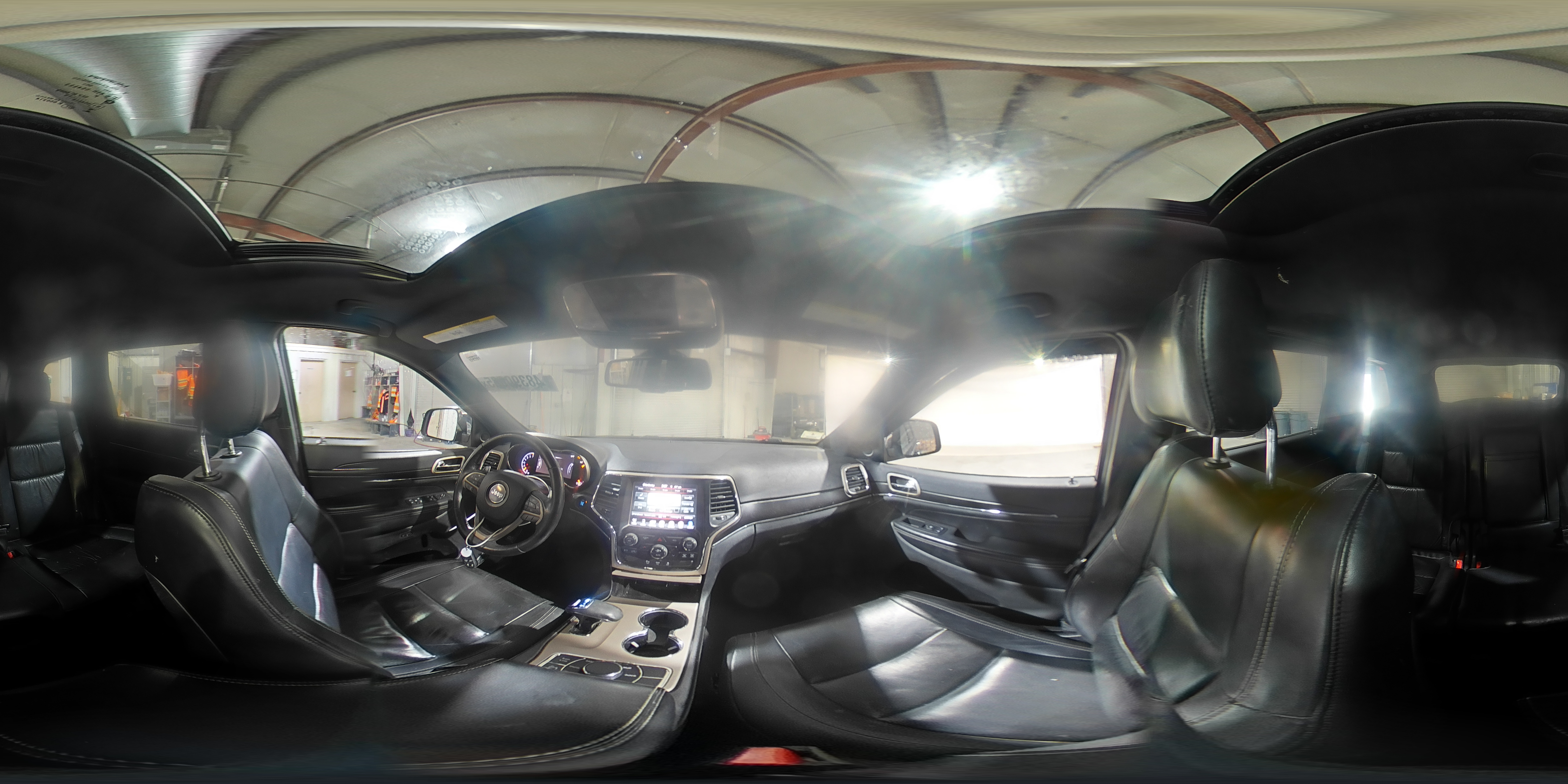 2015 Jeep Grand Cherokee - Image 16