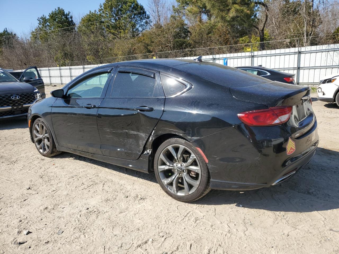 2016 Chrysler 200 - Image 2