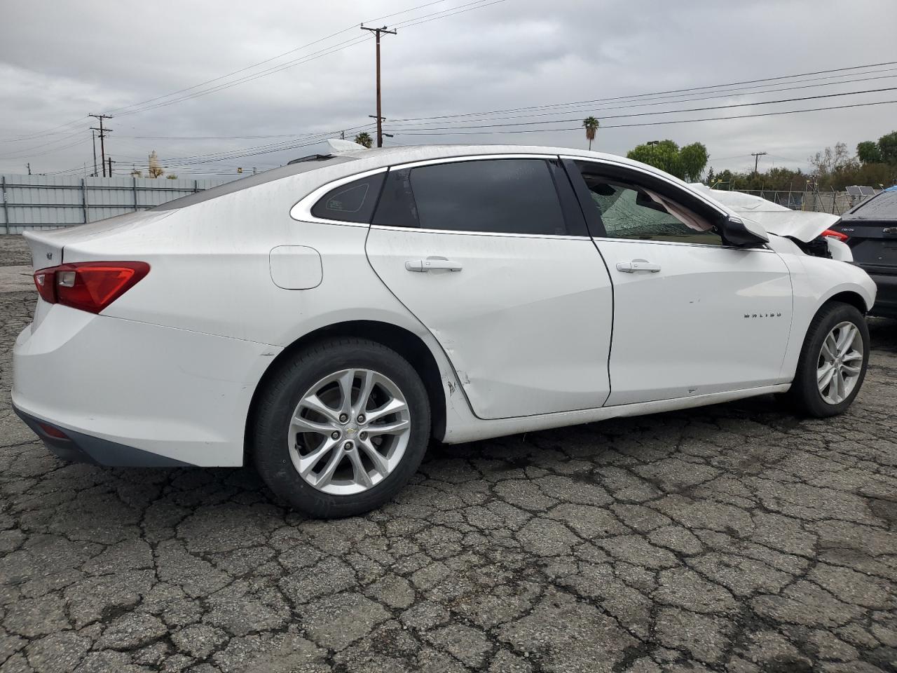 2018 Chevrolet Malibu - Image 3