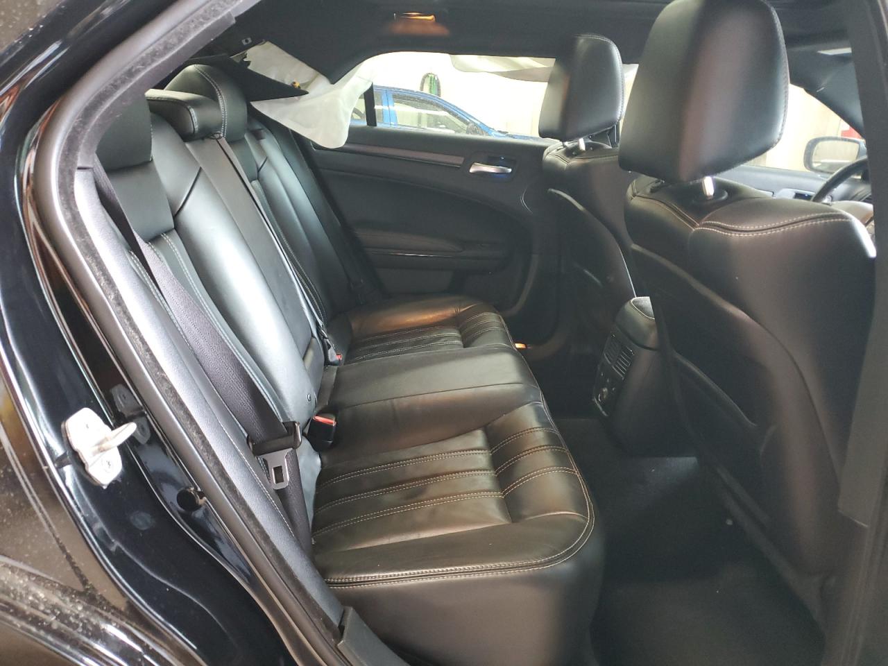 2012 Chrysler 300 - Image 11