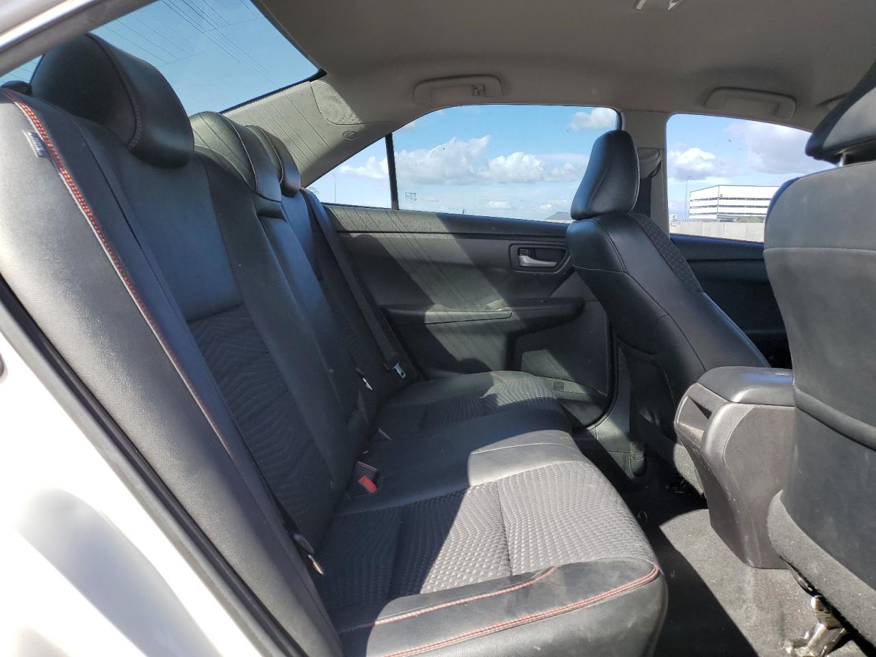 2015 Toyota Camry - Image 11