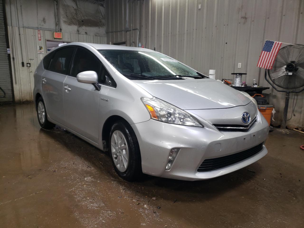 2013 Toyota Prius - Image 4