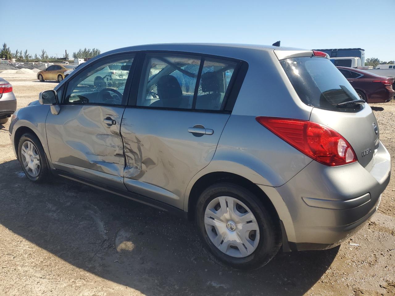 2012 Nissan Versa - Image 2