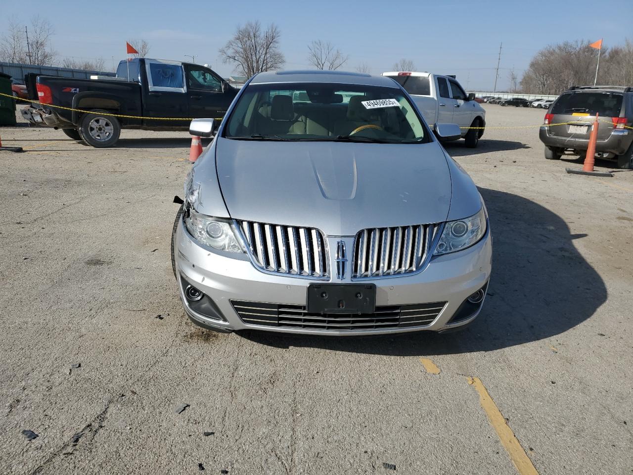 2010 Lincoln MKS - Image 5