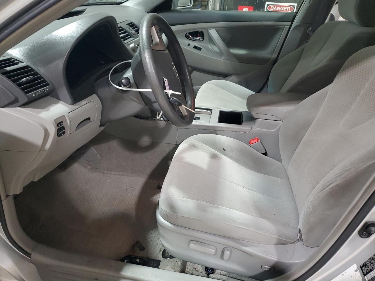 2009 Toyota Camry - Image 7