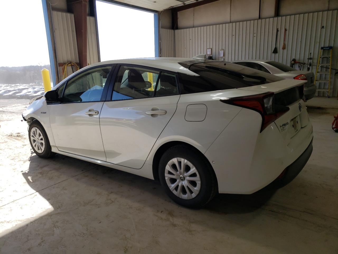 2020 Toyota Prius - Image 2
