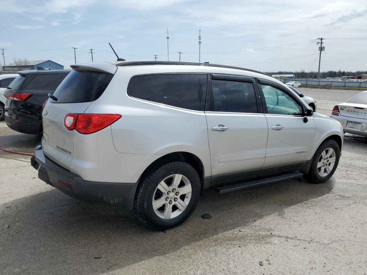 2009 Chevrolet Traverse - Image 3