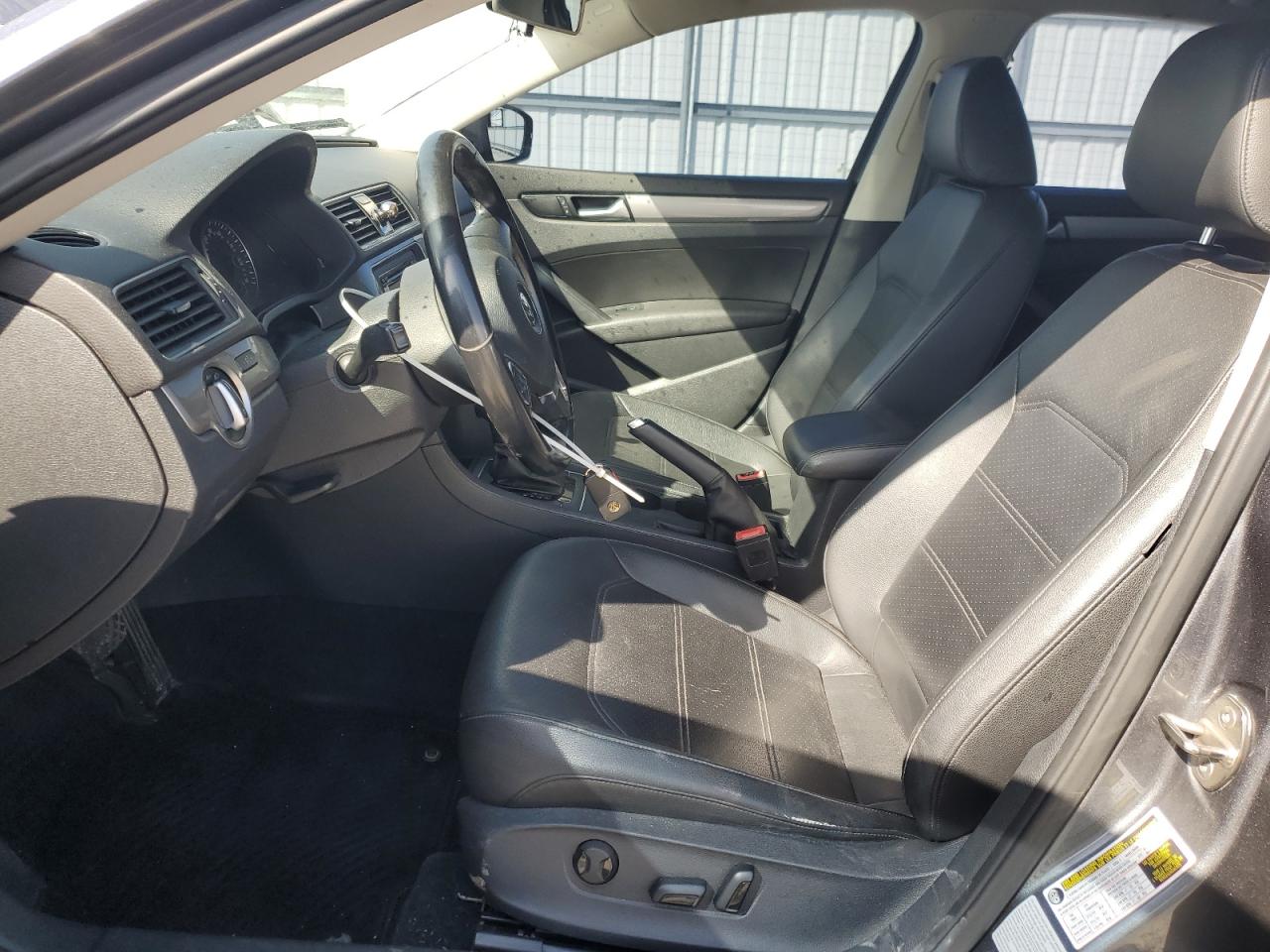 2015 Volkswagen Passat - Image 7