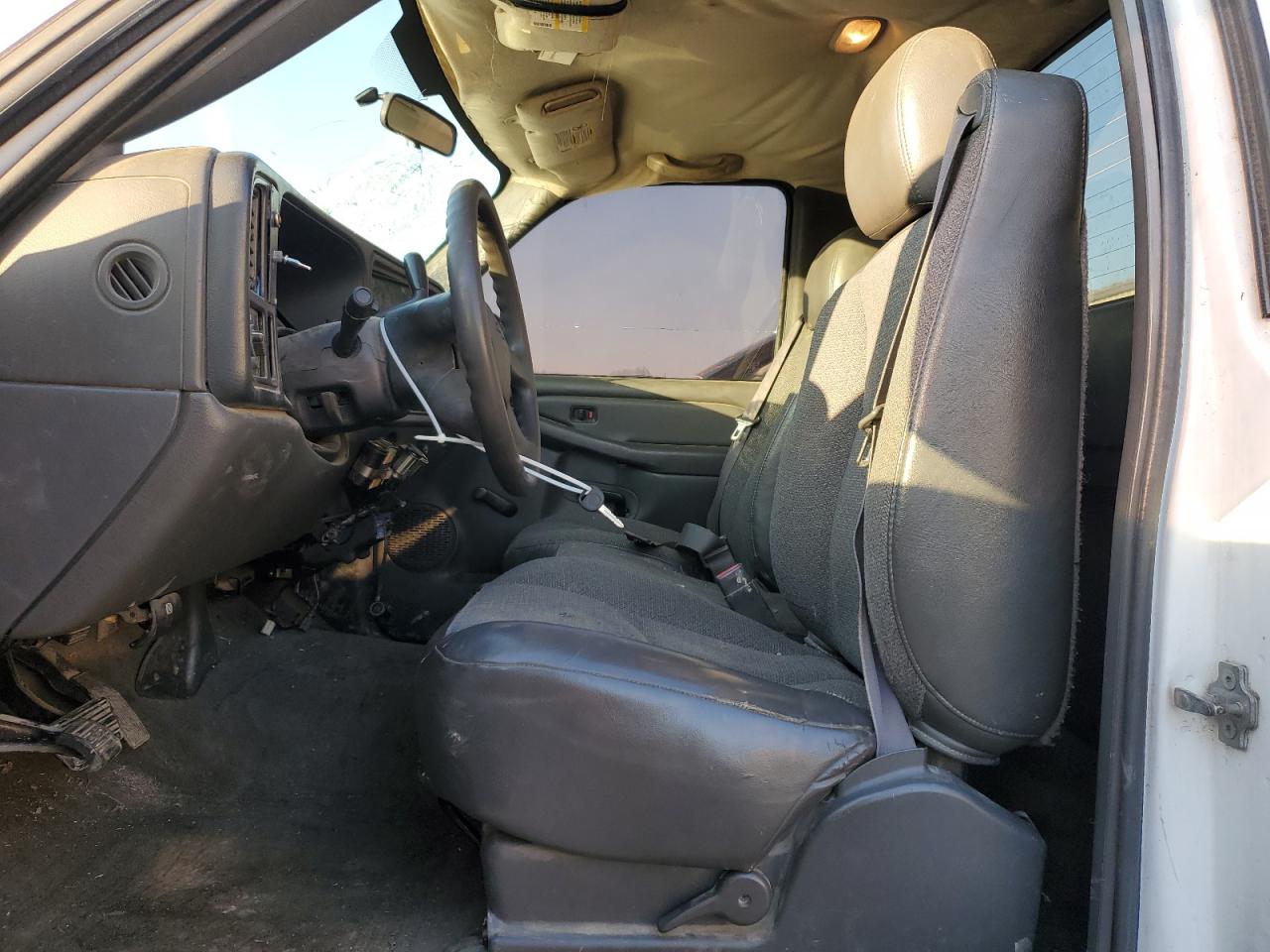 2006 Chevrolet Silverado - Image 7