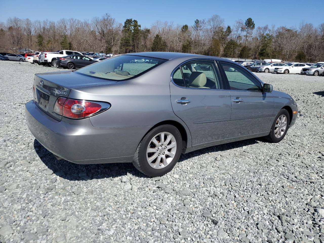 2004 Lexus ES - Image 3
