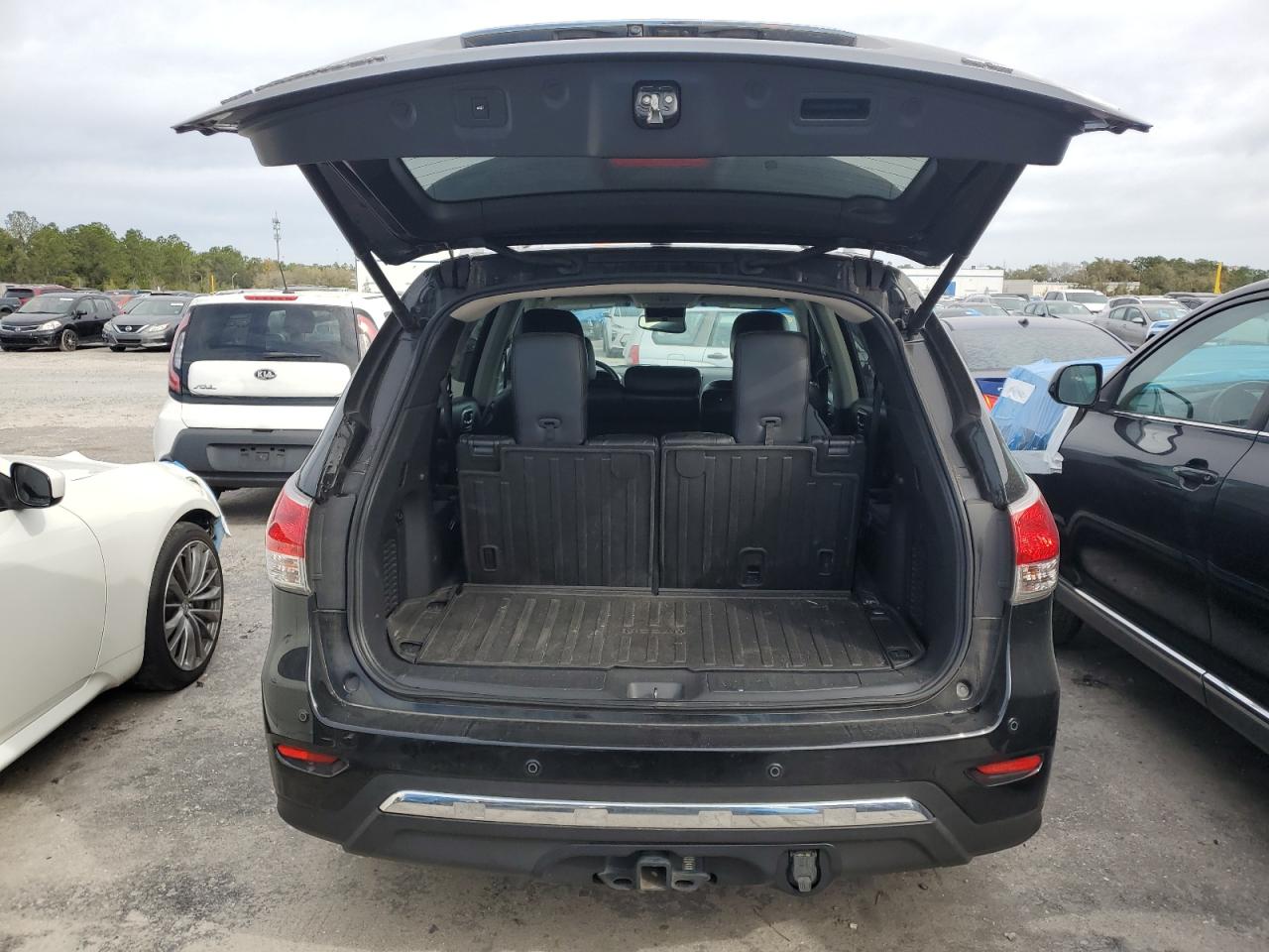 2015 Nissan Pathfinder - Image 6