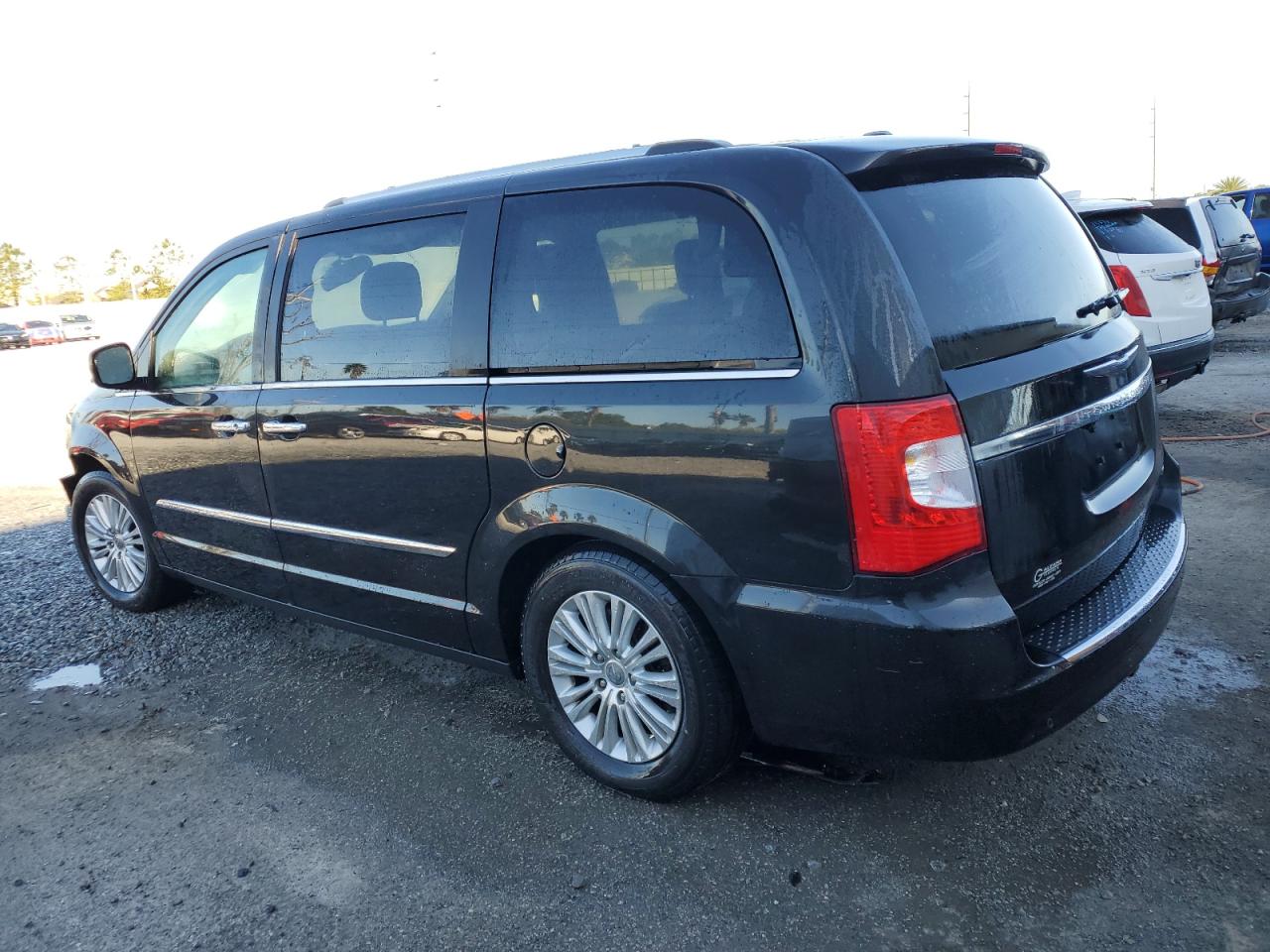 2012 Chrysler Town & Country - Image 2