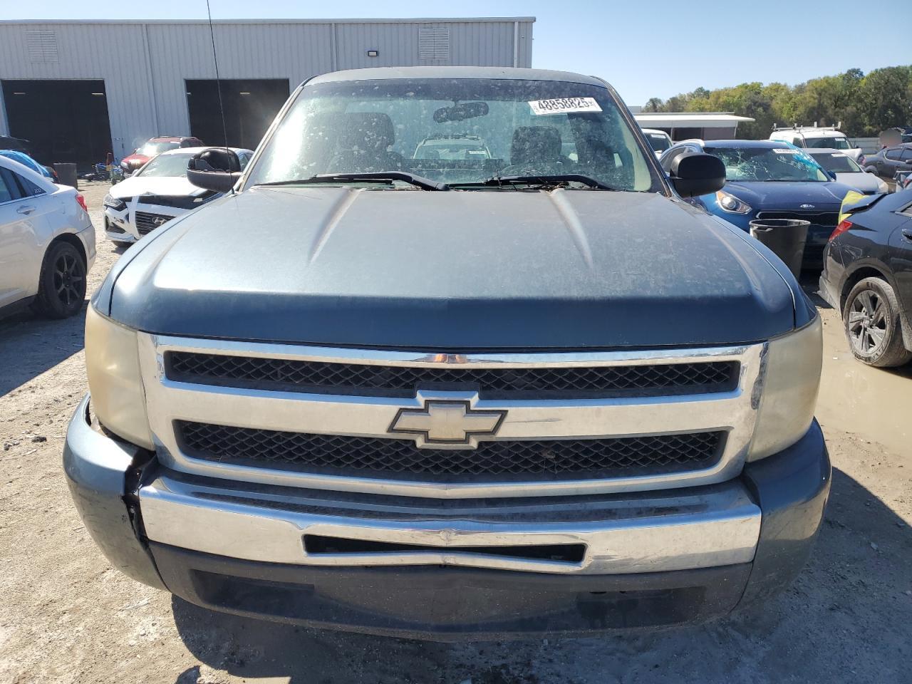 2011 Chevrolet Silverado - Image 5