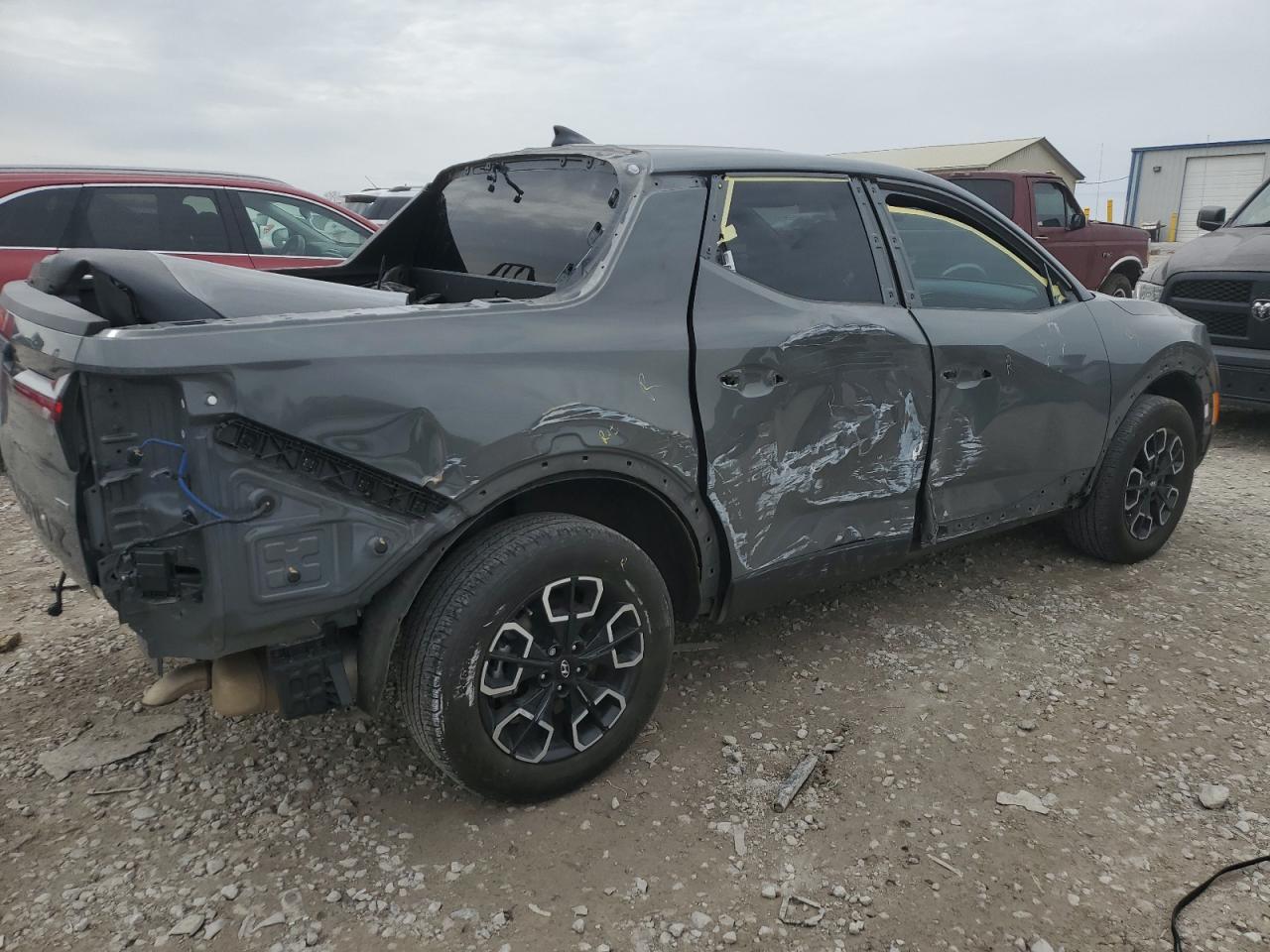 2023 Hyundai Santa Cruz - Image 3