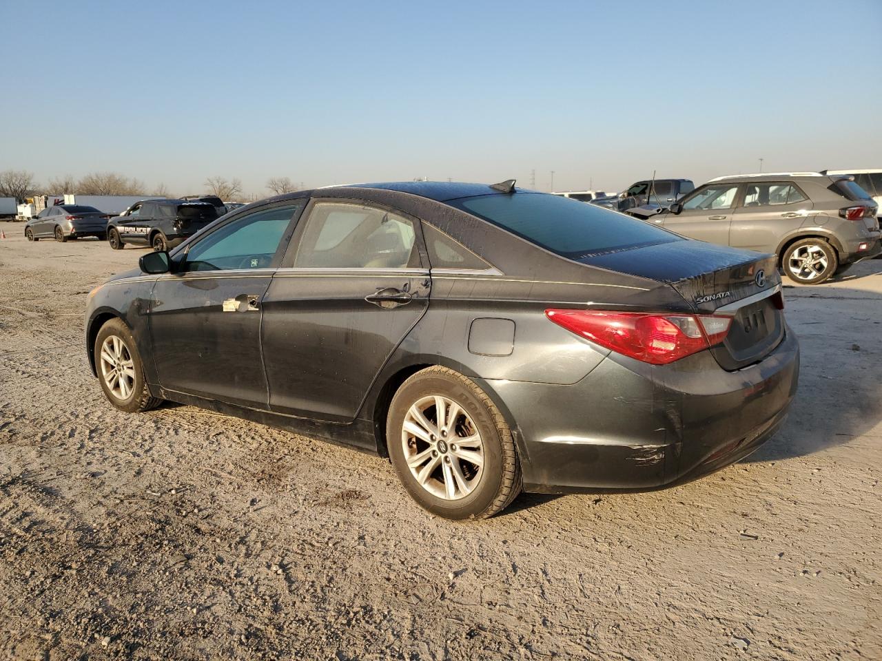 2012 Hyundai Sonata - Image 2