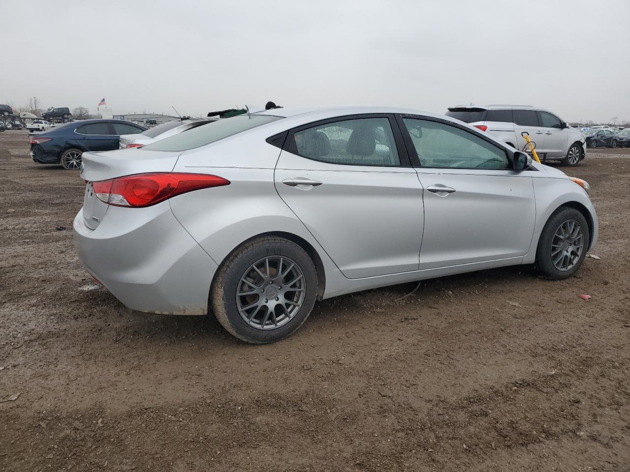 2013 Hyundai Elantra - Image 3