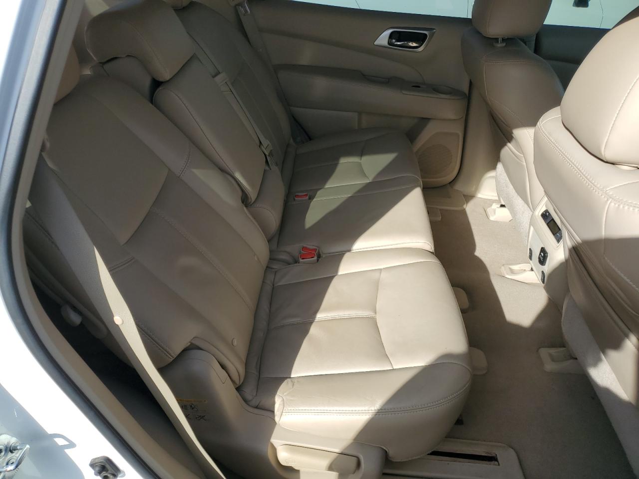 2013 Nissan Pathfinder - Image 11