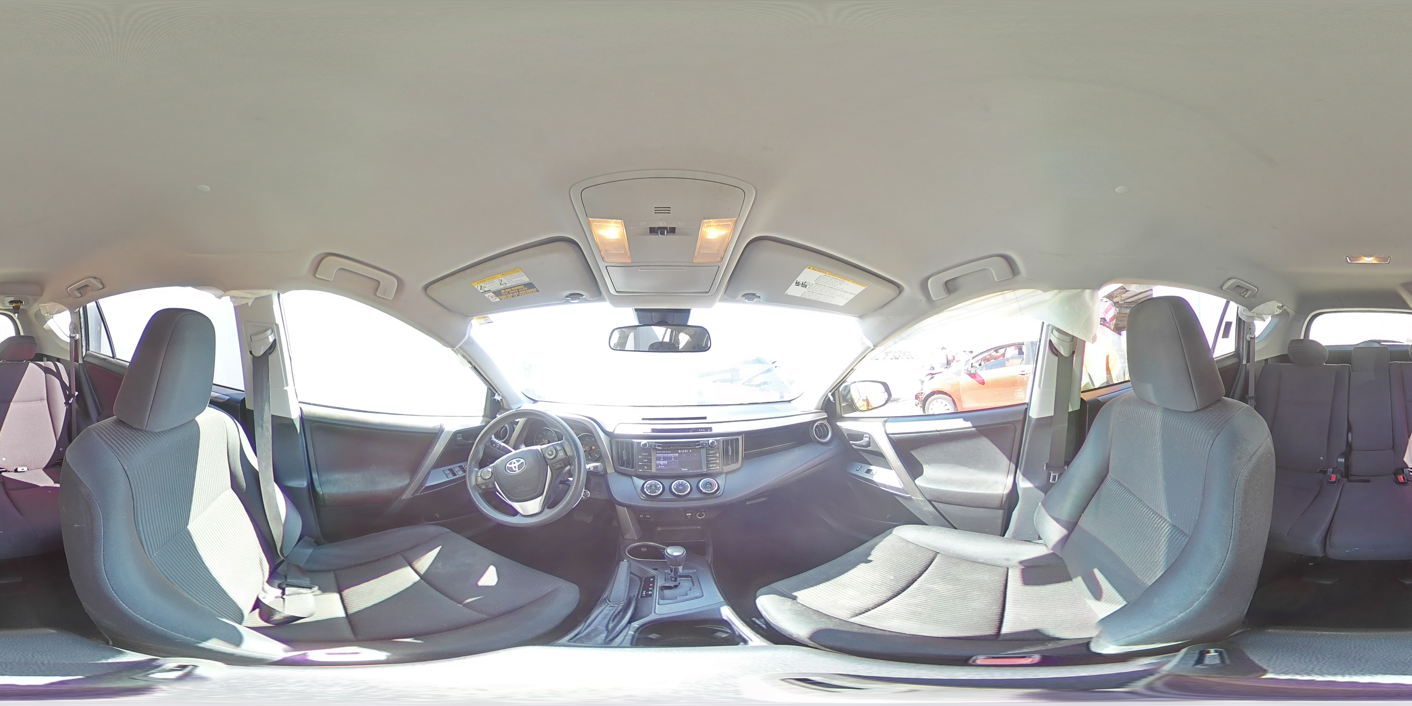 2018 Toyota RAV 4 - Image 16