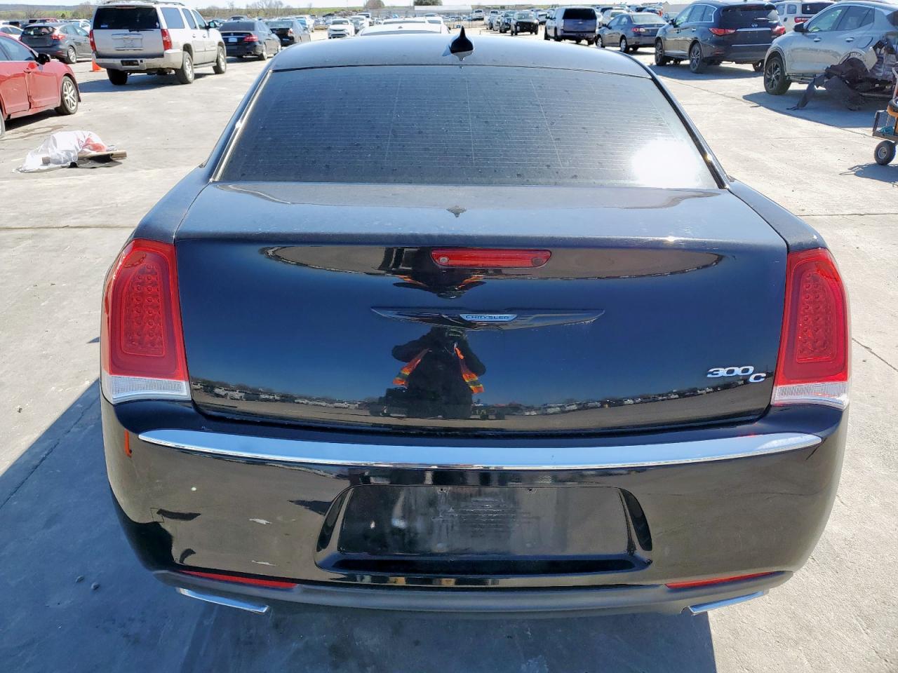2016 Chrysler 300 - Image 6