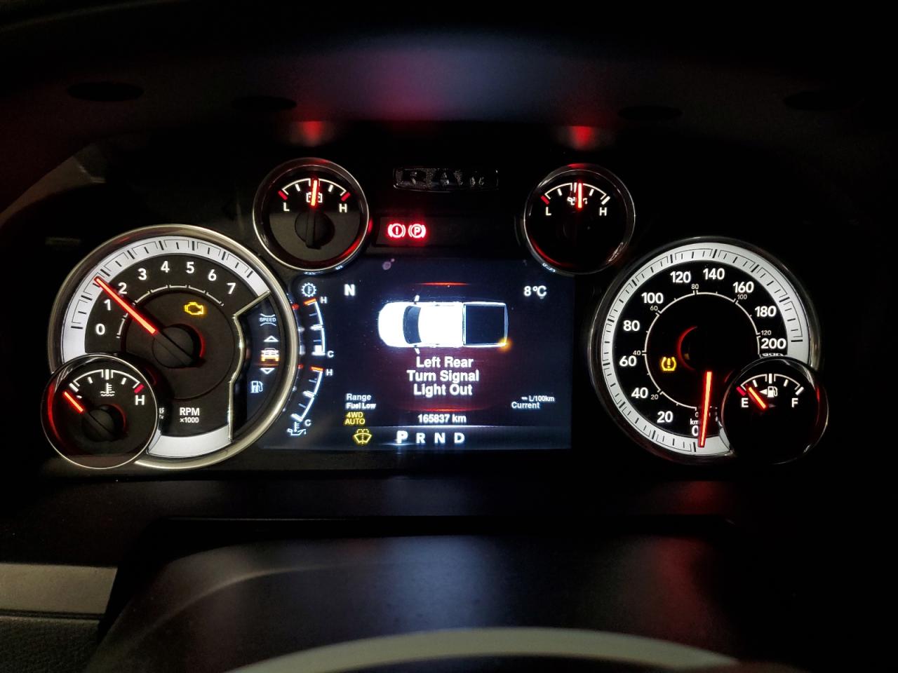 2016 RAM 1500 - Image 9