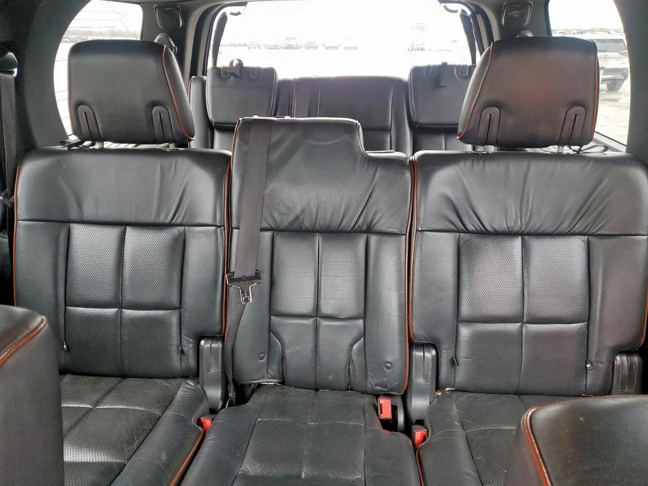 2009 Lincoln Navigator - Image 10