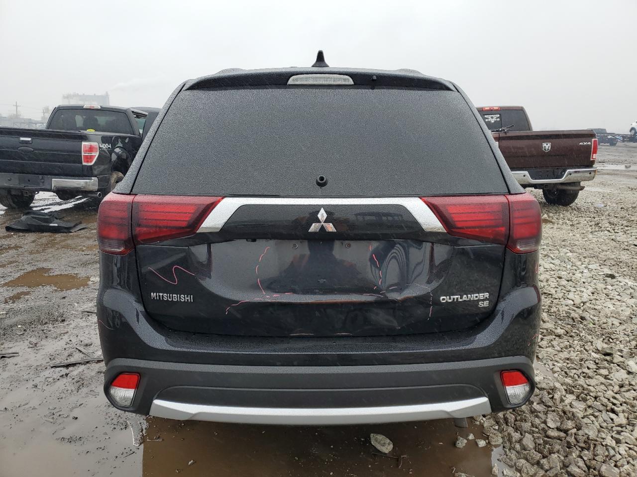 2017 Mitsubishi Outlander - Image 6