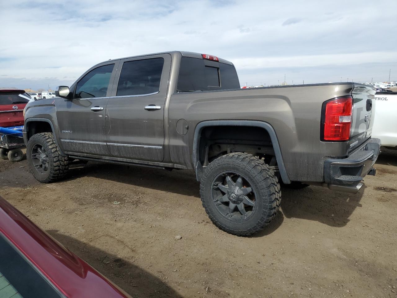 2015 GMC Sierra - Image 2